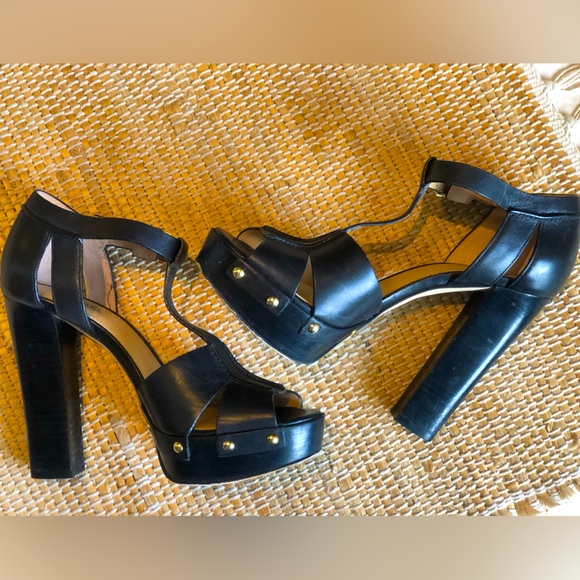 Michael Kors Shoes - MICHAEL KORS s7 platform sandals Gorgeous-Look new w/light wear on outer sole
